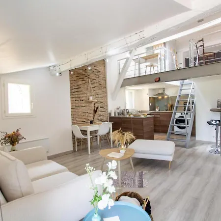 Lumineux Avec Mezzanine Au Coeur De - 43 M², Tout Equipe Et Proche Des Sites Touristiques - Fr-1-616-316 Appartamento Périgueux